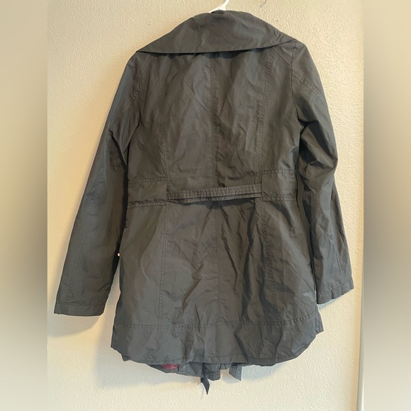 Tumi Black Belted Jacket with Burgundy Liner - Picture 2 of 4